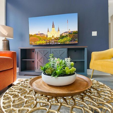 Nola Charm - Luxury 4-Bed Retreat Steps From French Quarter Apartamento Nova Orleães Exterior foto