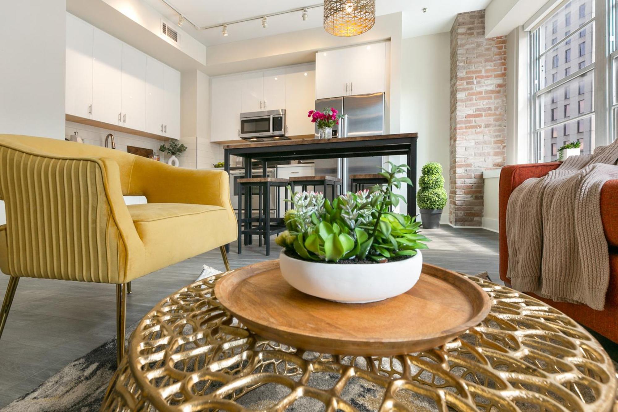 Nola Charm - Luxury 4-Bed Retreat Steps From French Quarter Apartamento Nova Orleães Exterior foto