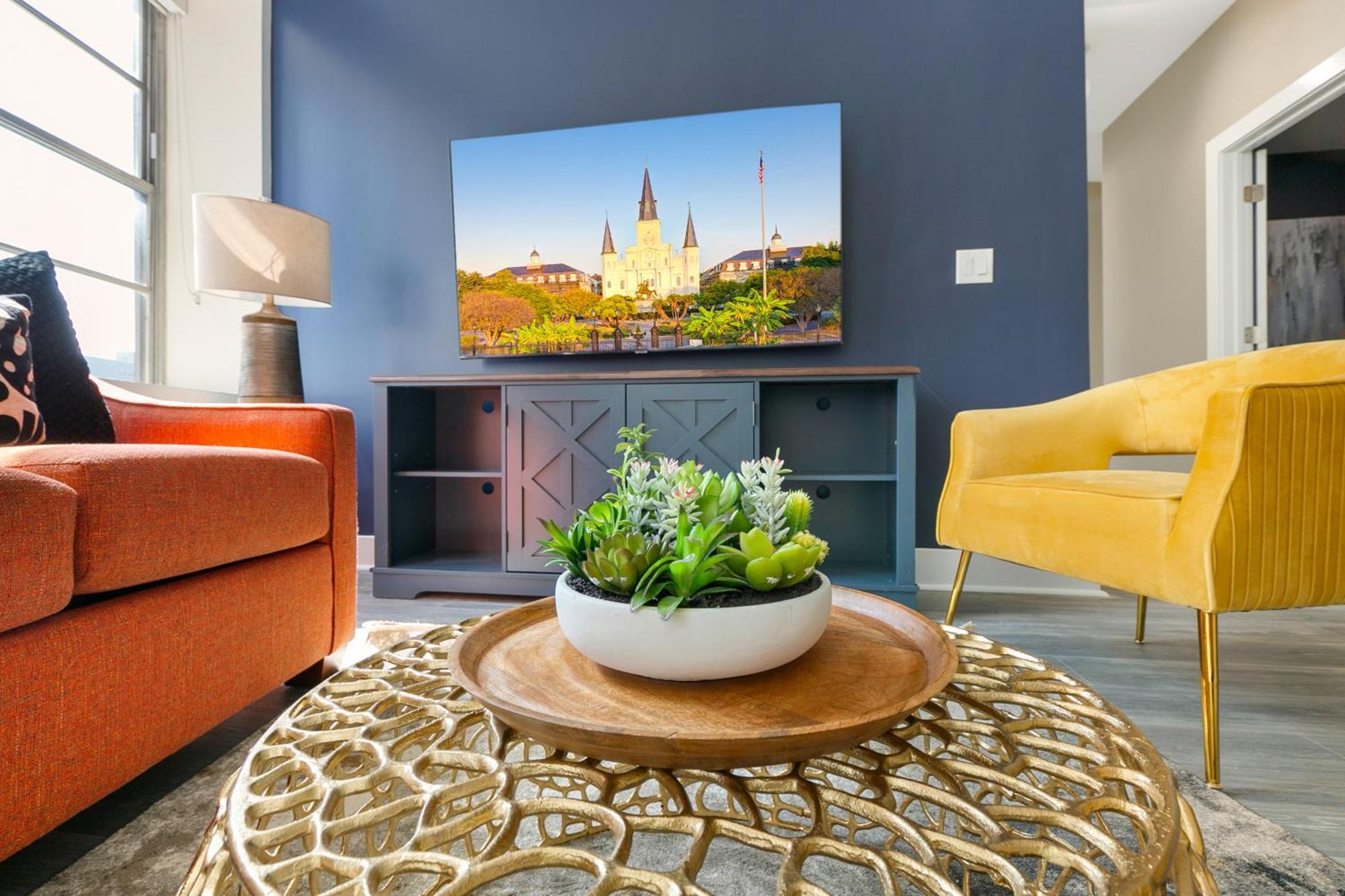 Nola Charm - Luxury 4-Bed Retreat Steps From French Quarter Apartamento Nova Orleães Exterior foto
