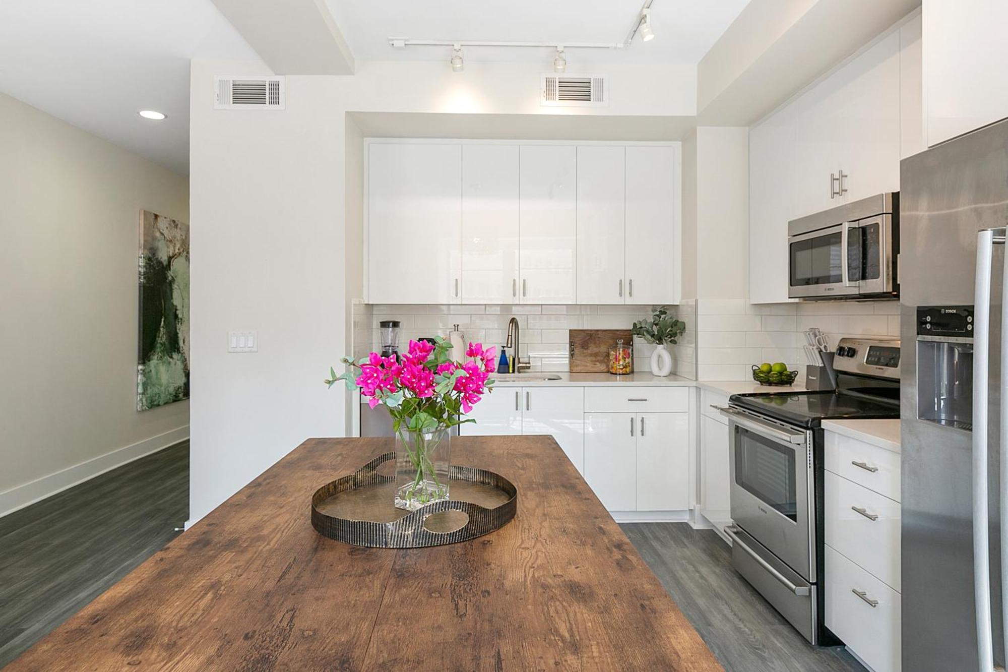 Nola Charm - Luxury 4-Bed Retreat Steps From French Quarter Apartamento Nova Orleães Exterior foto