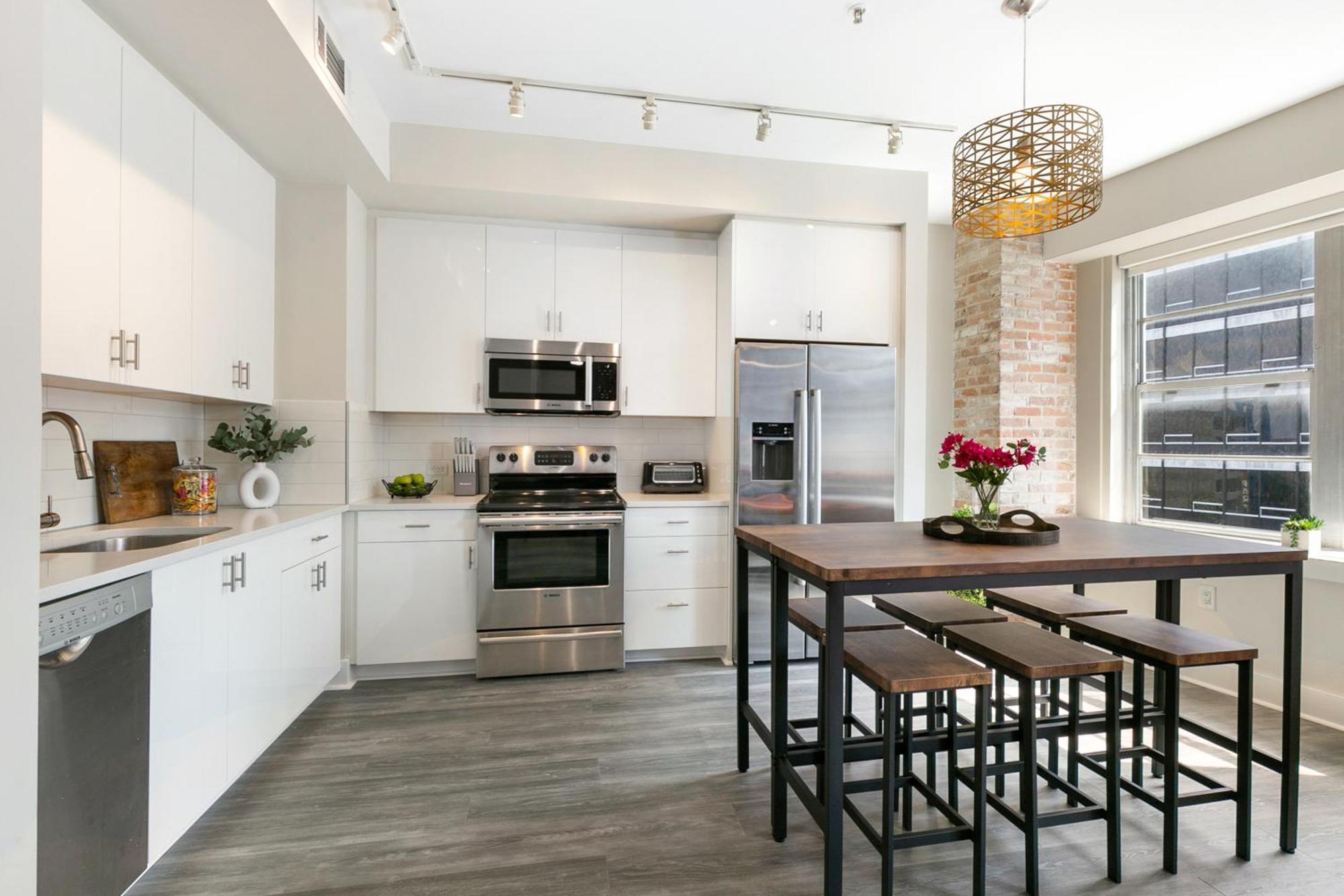 Nola Charm - Luxury 4-Bed Retreat Steps From French Quarter Apartamento Nova Orleães Exterior foto