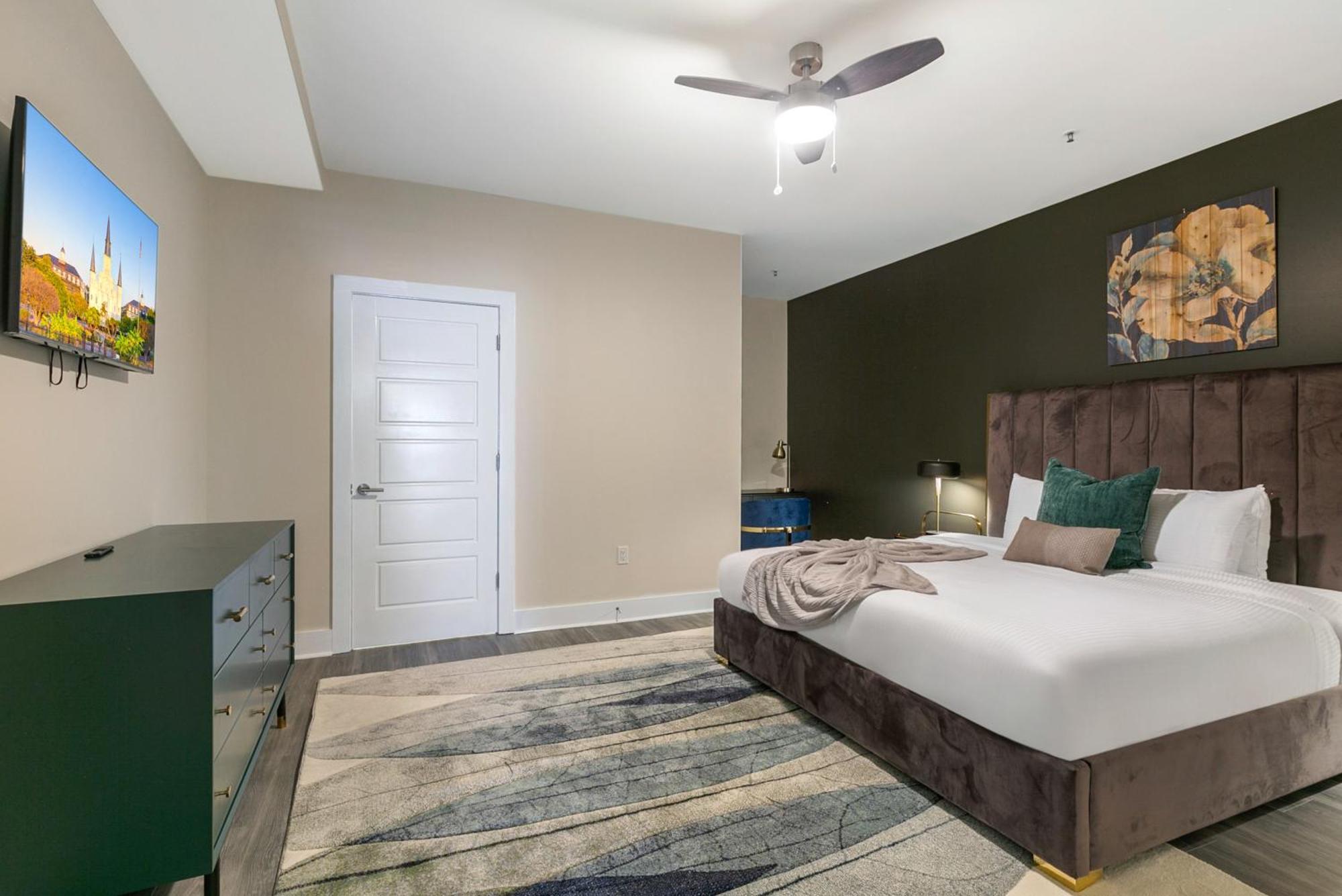 Nola Charm - Luxury 4-Bed Retreat Steps From French Quarter Apartamento Nova Orleães Exterior foto