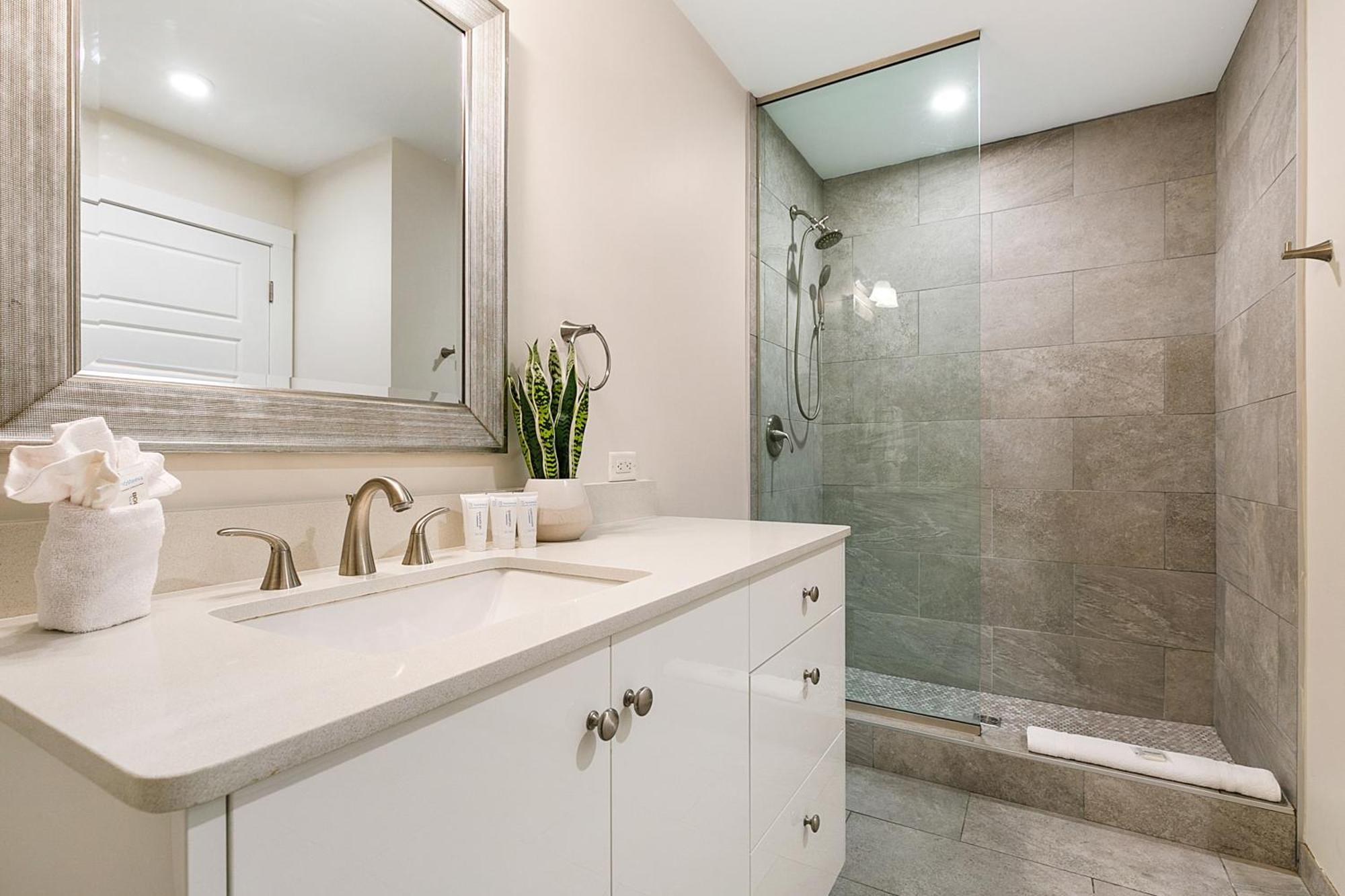 Nola Charm - Luxury 4-Bed Retreat Steps From French Quarter Apartamento Nova Orleães Exterior foto