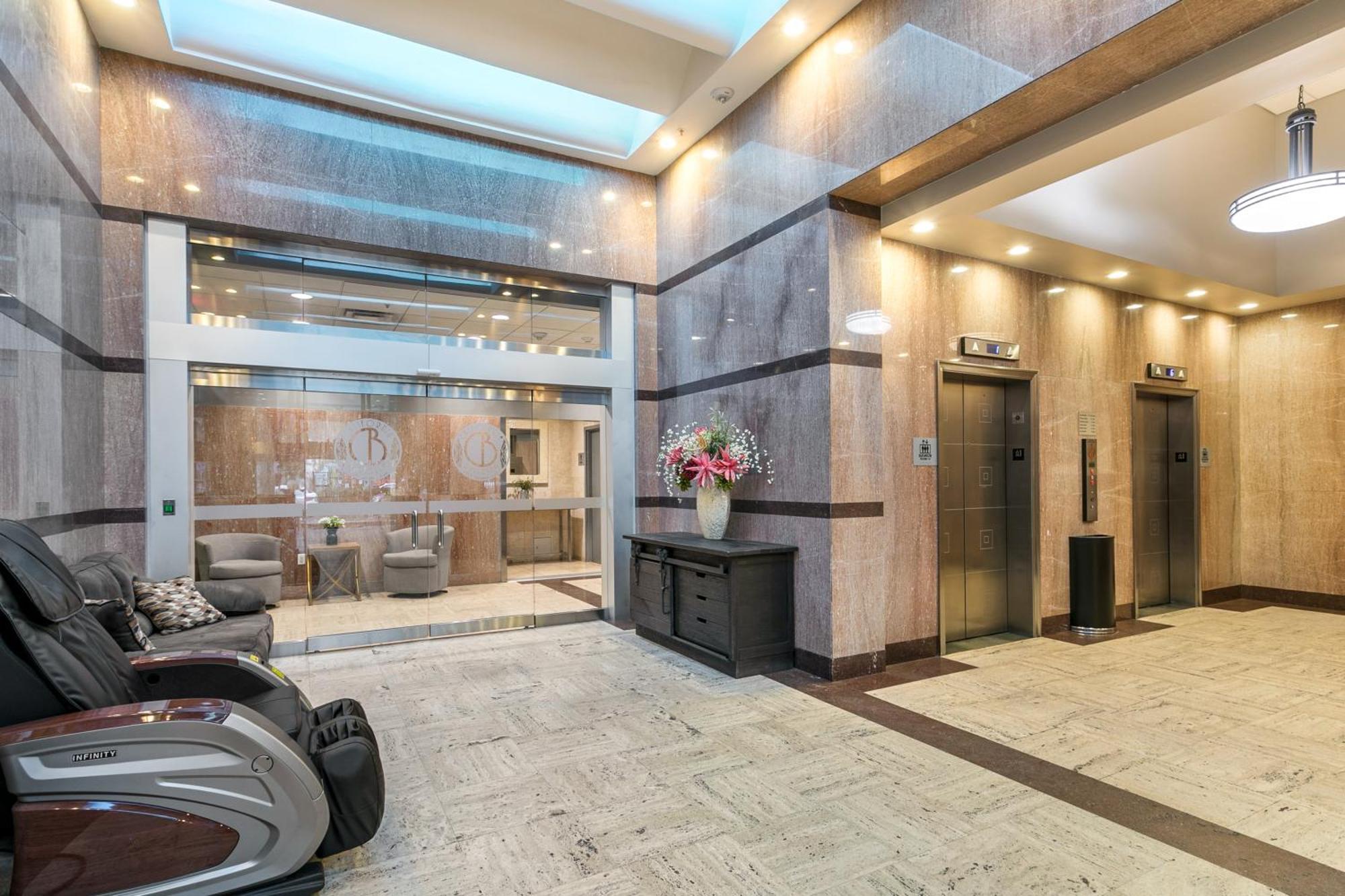 Nola Charm - Luxury 4-Bed Retreat Steps From French Quarter Apartamento Nova Orleães Exterior foto